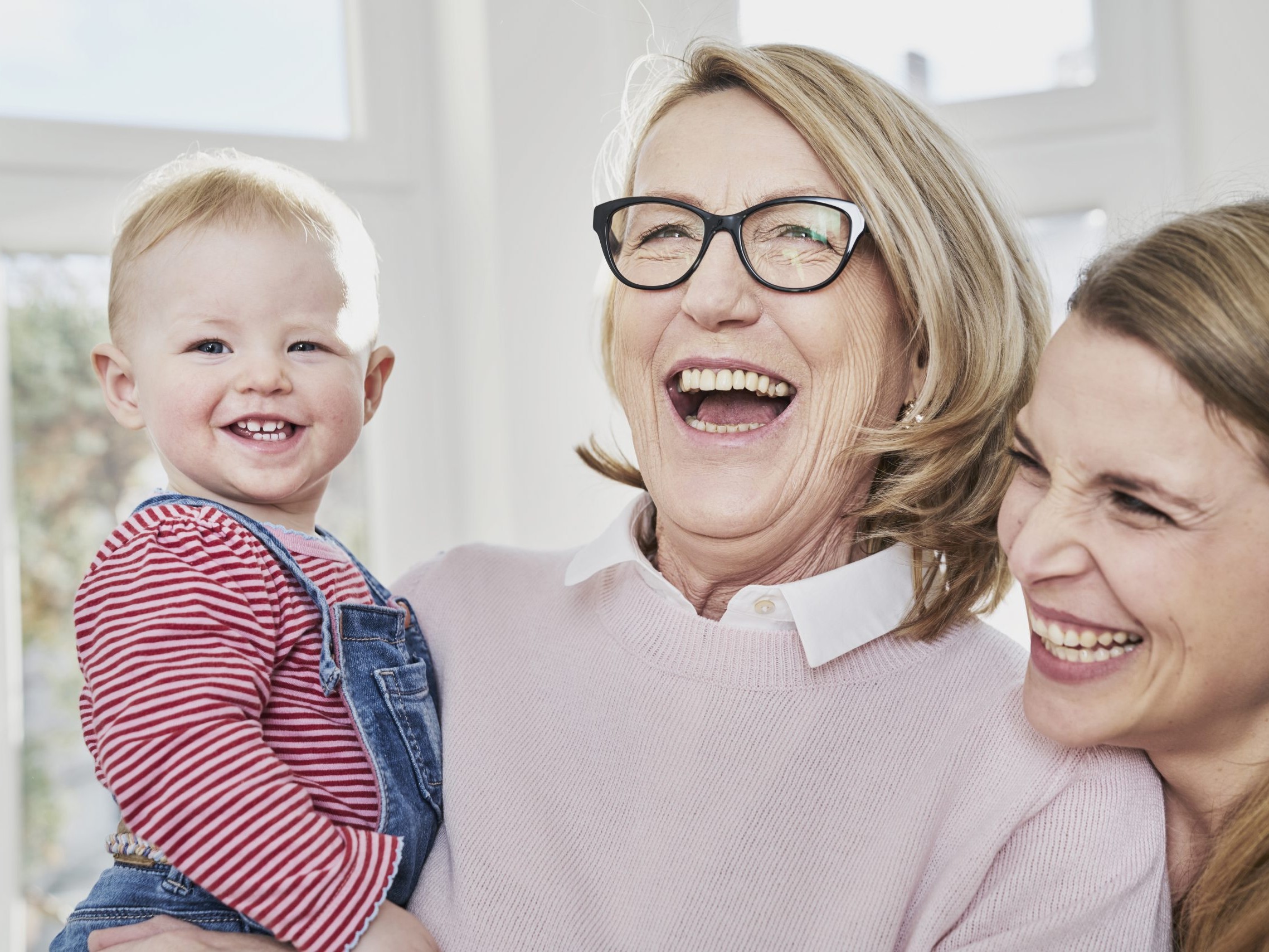 Happy_grandmother_mother_and_baby_girl