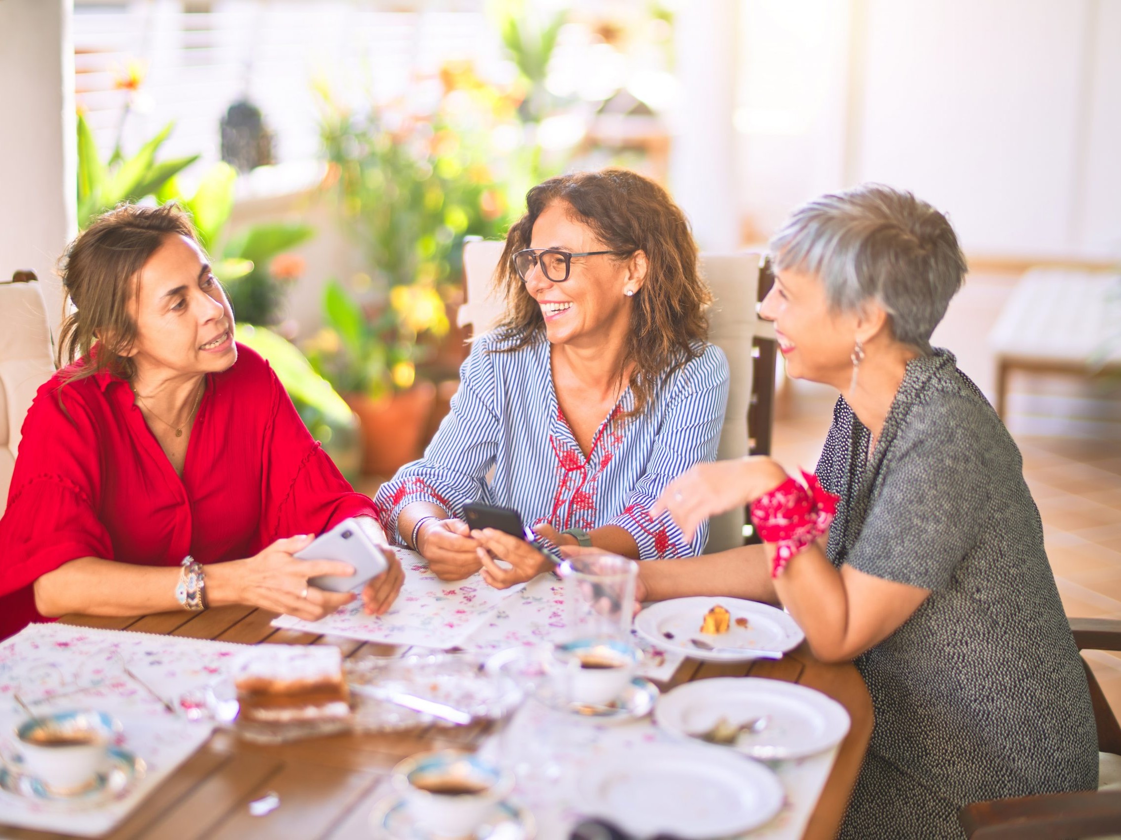 ladies_having_tea